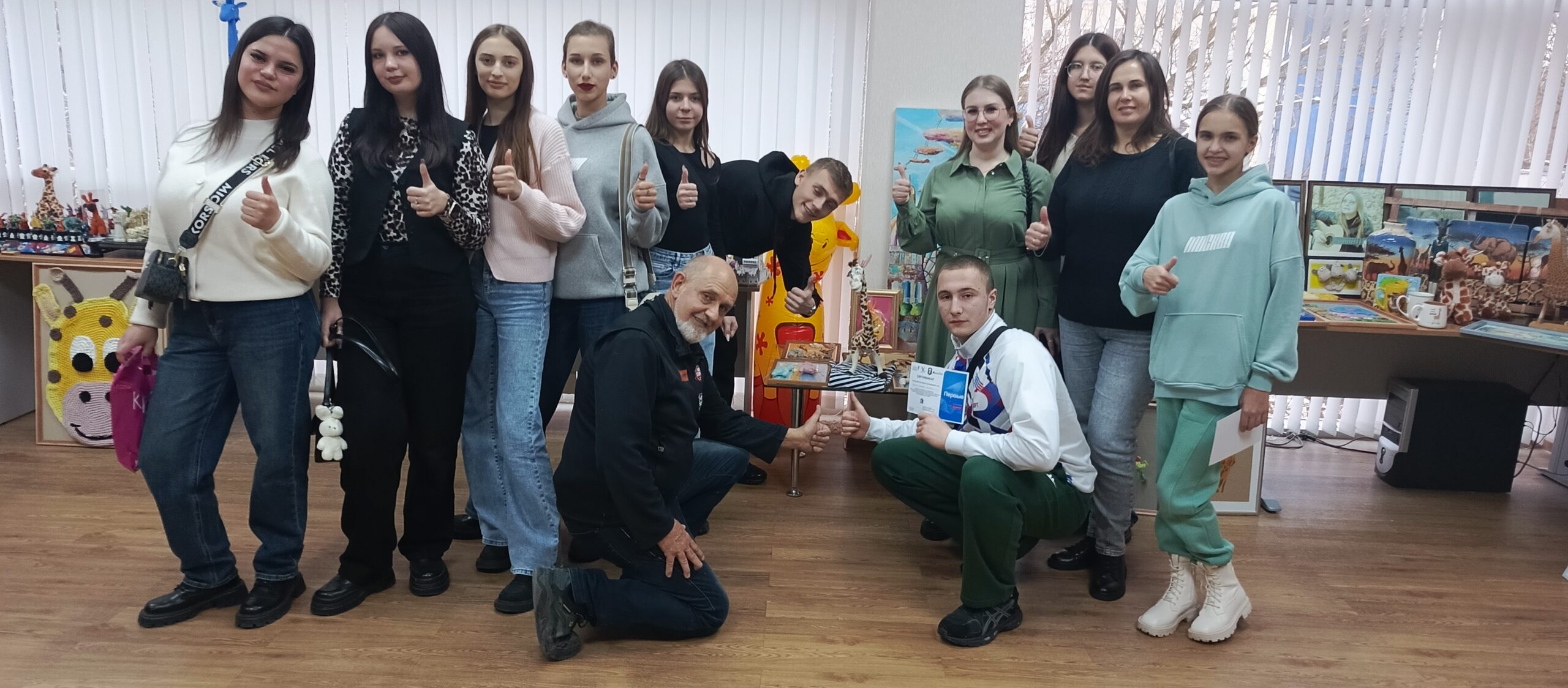 Подробнее о статье ПУБЛИКУЕМ НОВОСТНОЙ МАТЕРИАЛ ОБ ОСЕННИХ ГУМАНИТАРНЫХ ВЫЕЗДАХ